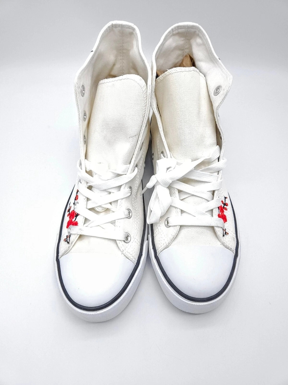 Women's White High-Top Canvas Sneakers – Embroidered Plum Blossom Design
